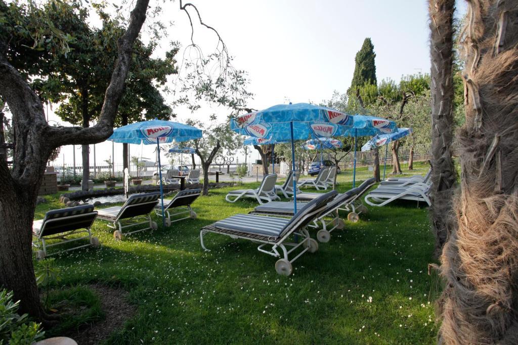 Hotel Fraderiana Torri del Benaco Kültér fotó