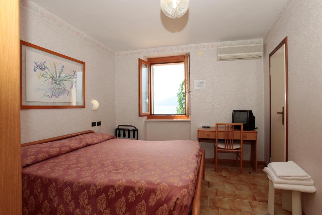Hotel Fraderiana Torri del Benaco Szoba fotó