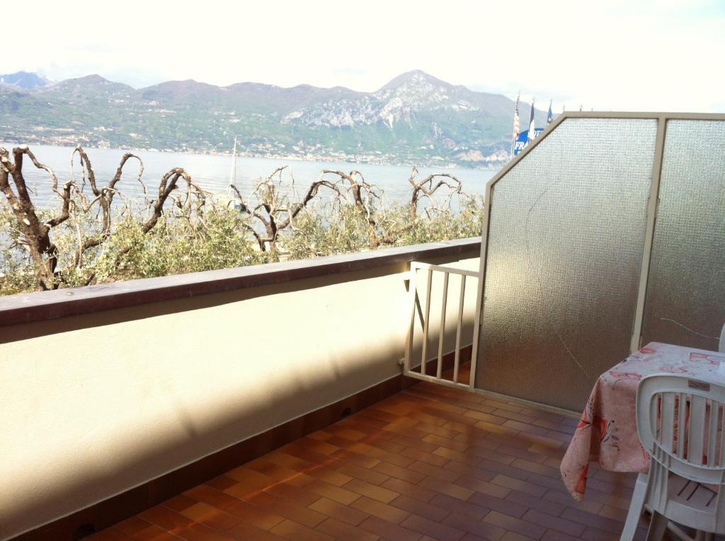 Hotel Fraderiana Torri del Benaco Szoba fotó