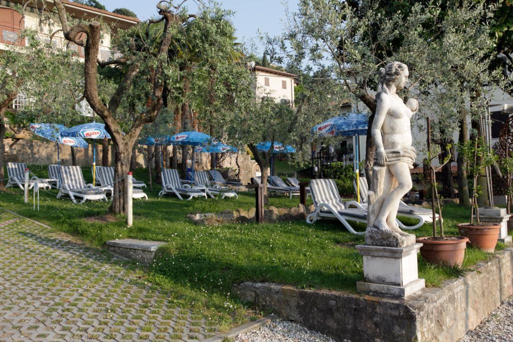 Hotel Fraderiana Torri del Benaco Szoba fotó
