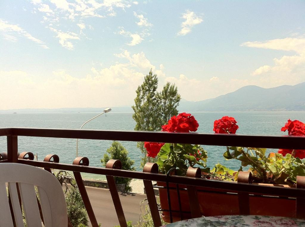 Hotel Fraderiana Torri del Benaco Szoba fotó