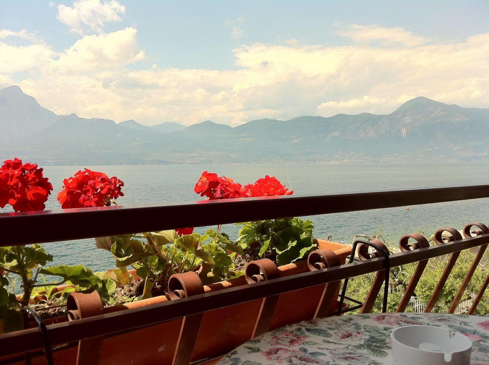 Hotel Fraderiana Torri del Benaco Kültér fotó