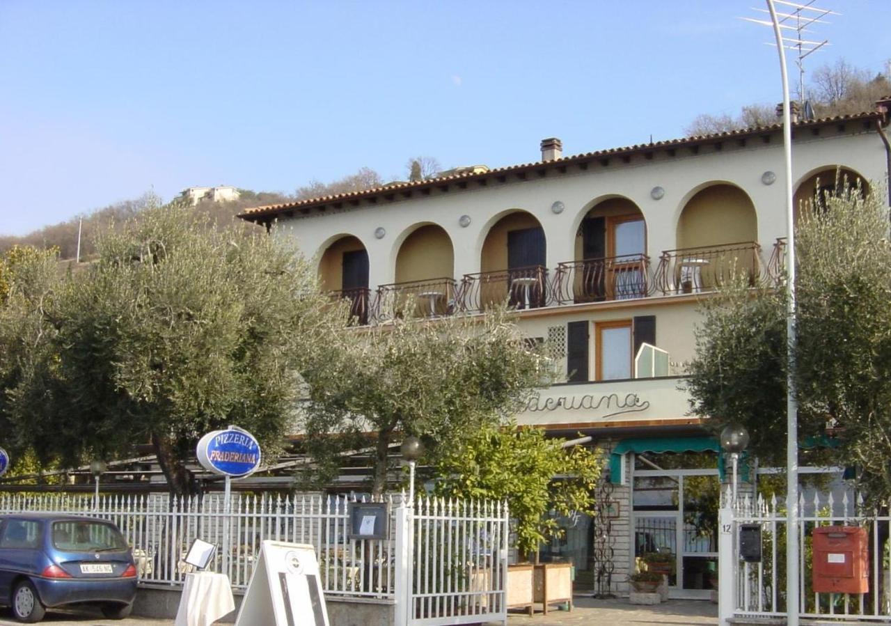 Hotel Fraderiana Torri del Benaco Kültér fotó